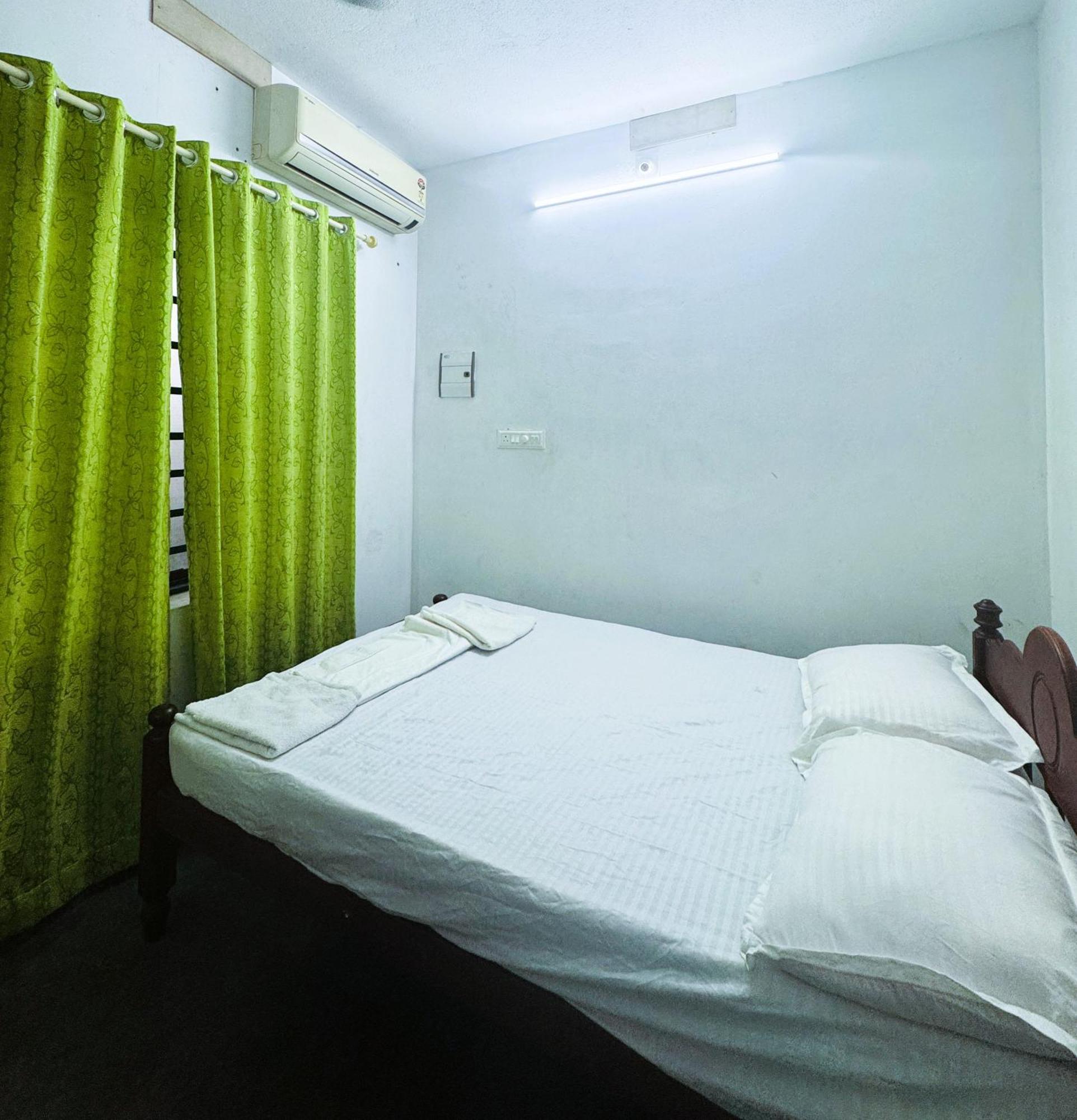 Vcs Apartments Parassinikadavu Parassinikkadavu Room photo