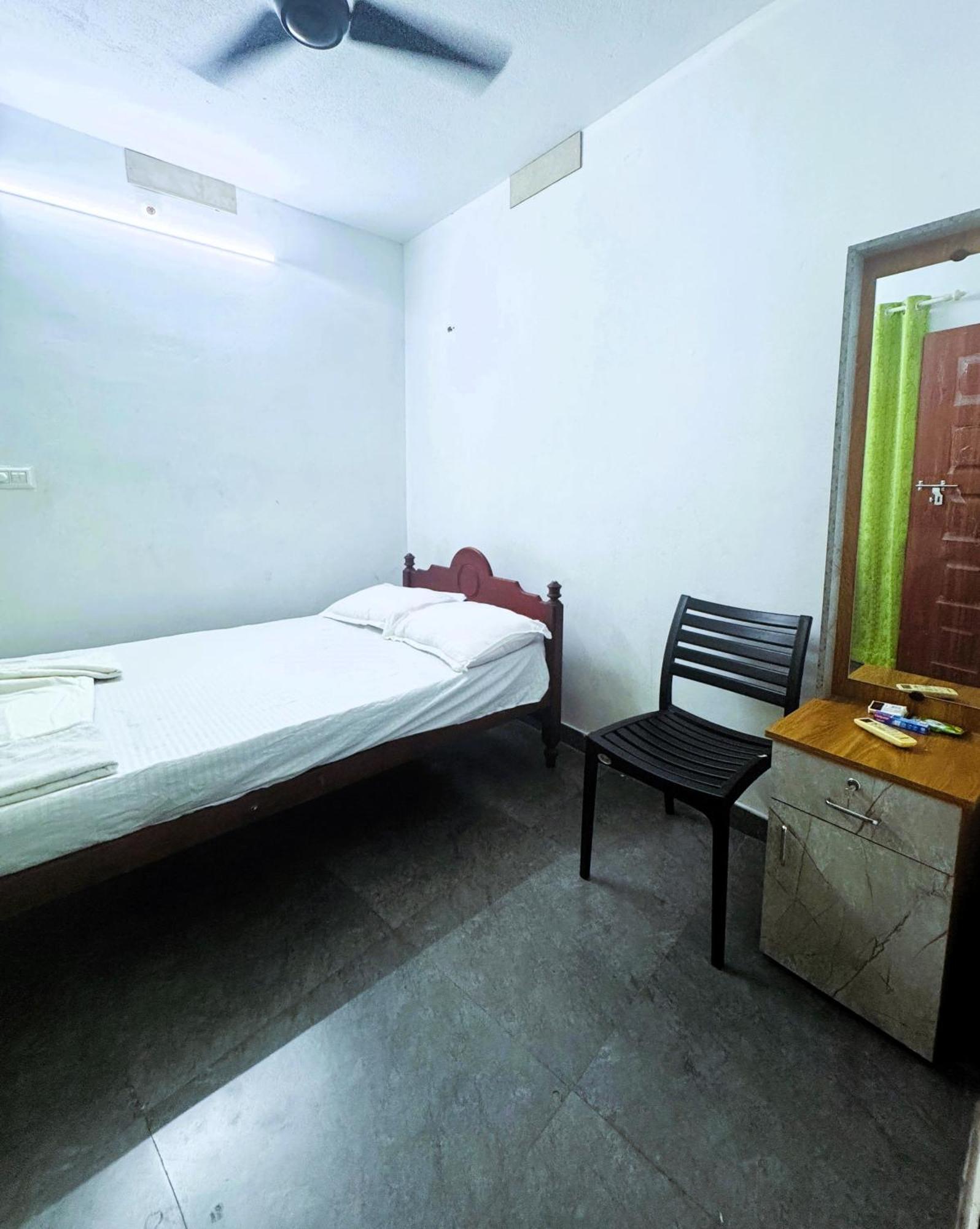 Vcs Apartments Parassinikadavu Parassinikkadavu Room photo